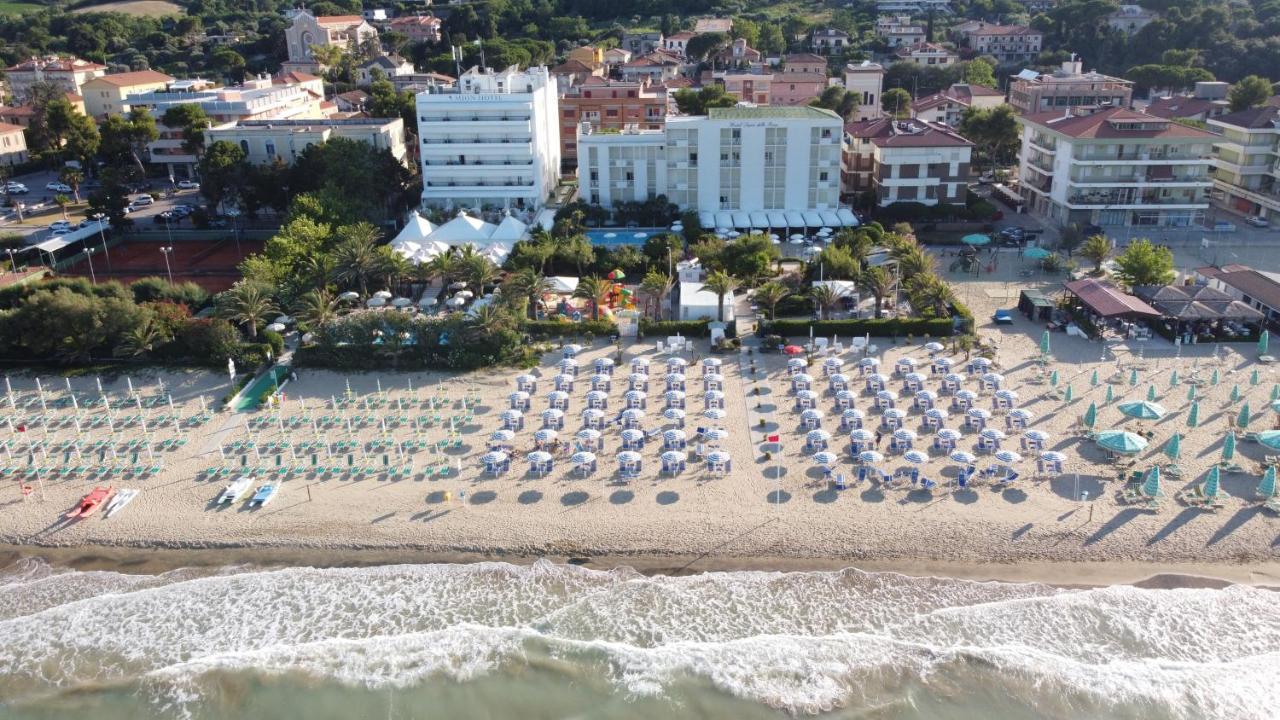 Hotel Parco Delle Rose Silvi Marina Kültér fotó