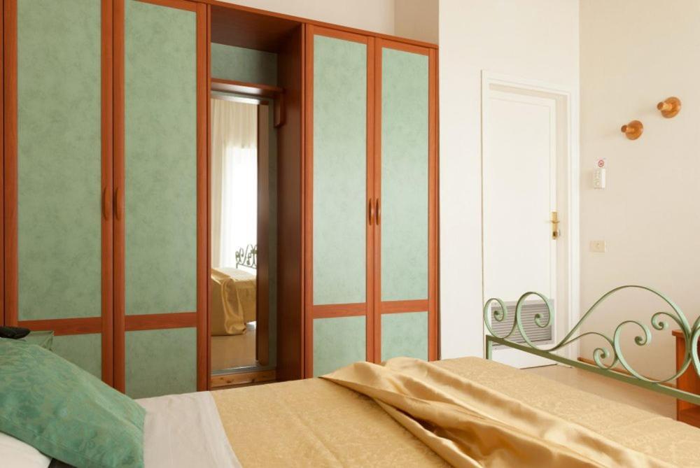 Hotel Parco Delle Rose Silvi Marina Kültér fotó